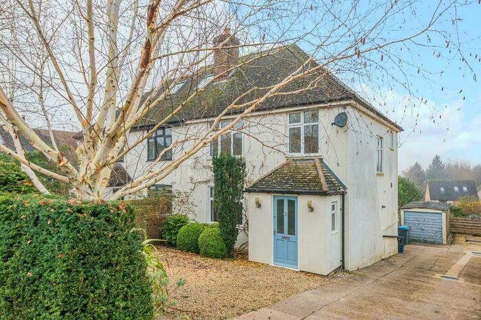 3 Bedroom Semi-Detached House To Rent In Chipping Norton, Oxfordshire, OX7