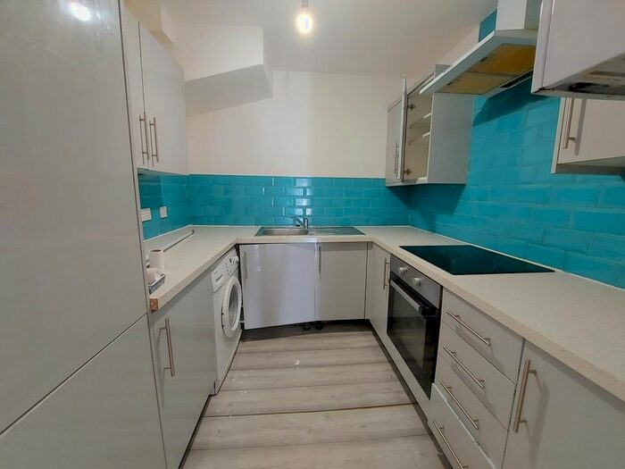 2 Bedroom Flat To Rent In Woburn Avenue, Elm Park, Hornchurch, RM12