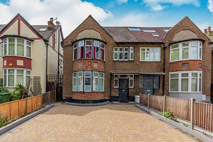 4 Bedroom Semi-Detached House To Rent In Pitshanger Lane, Ealing, W5