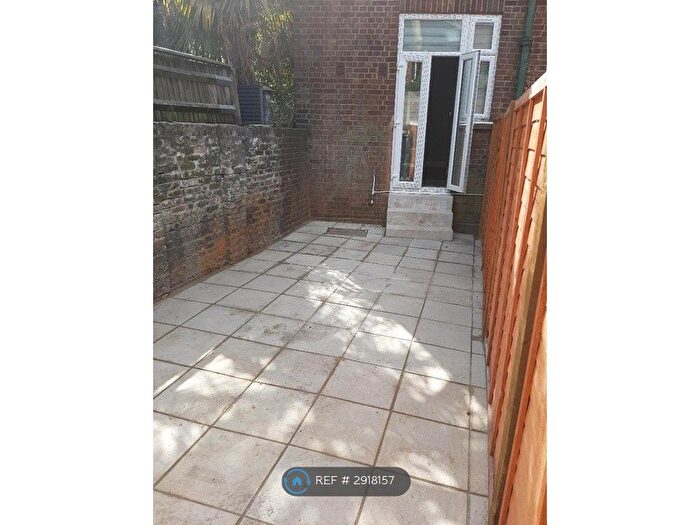 Studio To Rent In London, SW6