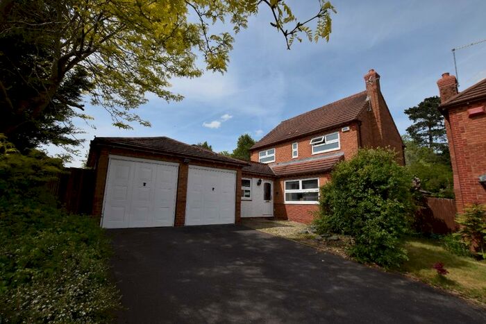 4 Bedroom Detached House To Rent In High Greeve, Wootton Fields, Northampton, NN4