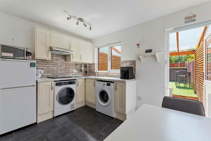 2 Bedroom Terraced House For Sale In Alders Close, Wanstead, E11