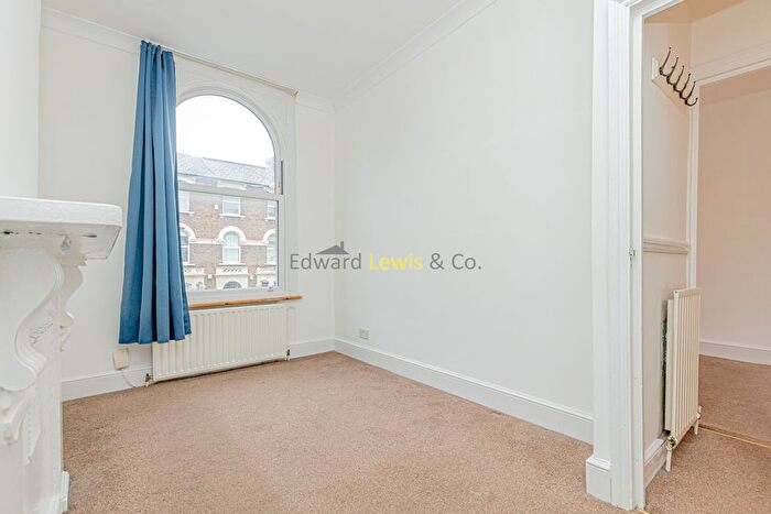 2 Bedroom Flat To Rent In Digby Crescent, London, N4