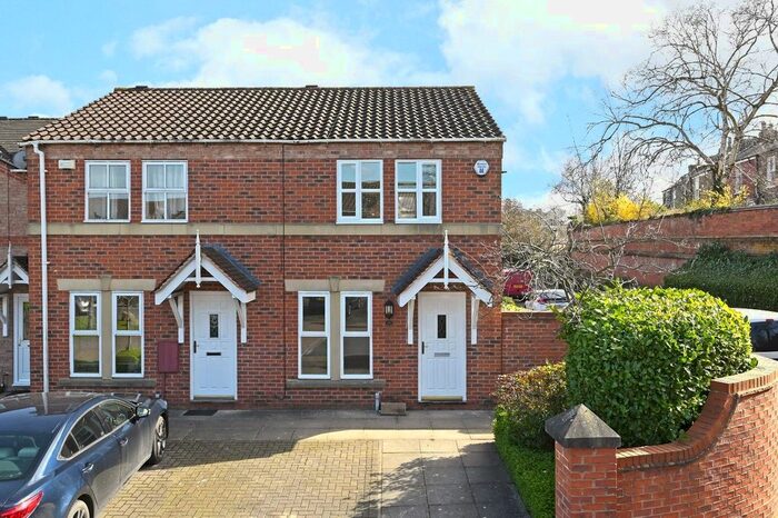 2 Bedroom End Of Terrace House To Rent In St Pauls Mews, Holgate, York, YO24