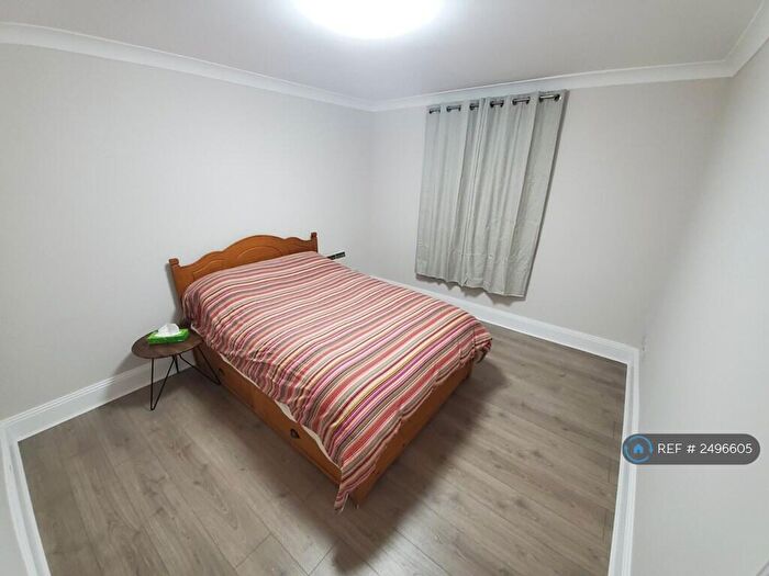 1 Bedroom Flat To Rent In Savoy Close, London, E15