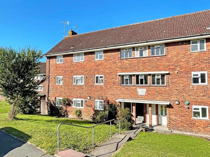 3 Bedroom Flat For Sale In Horton Road, Brighton, East Sussex, BN1