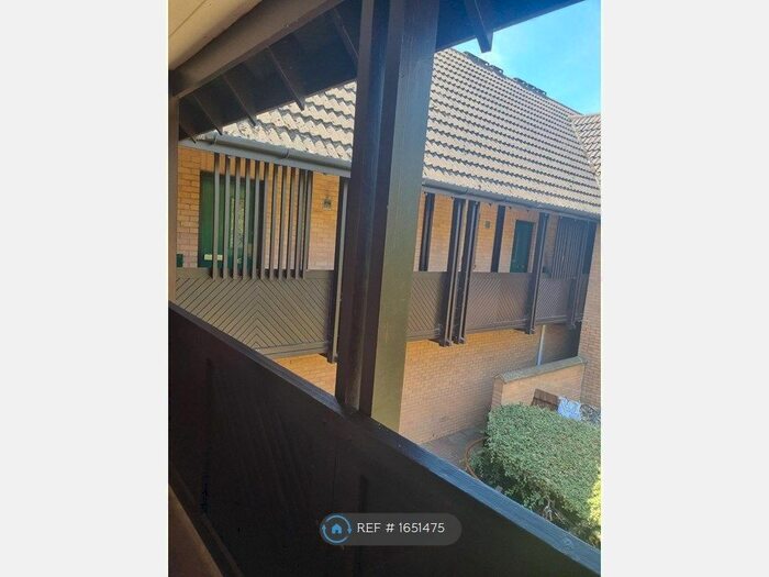 Studio To Rent In Osborne Street, Slough, SL1