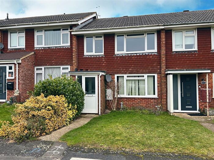 3 Bedroom Terraced House For Sale In Britten Road, Basingstoke, RG22