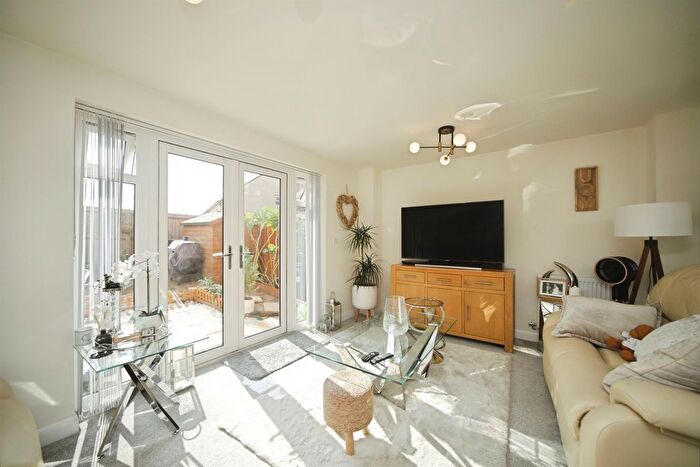 3 Bedroom End Of Terrace House For Sale In Rossiter Road, Cheddon Fitzpaine, Taunton, TA2