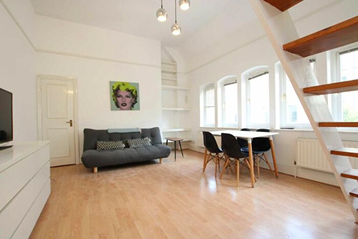 Flat To Rent In Commercial Street, Spitalfields, E1