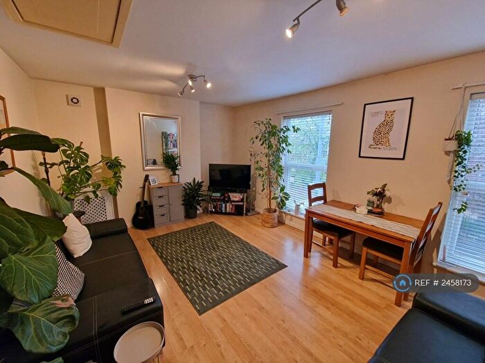 2 Bedroom Flat To Rent In Barlow Moor Road, Manchester, M20