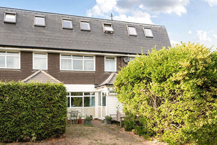 4 Bedroom House For Sale In Slade Court, Slade Road, Ottershaw, KT16