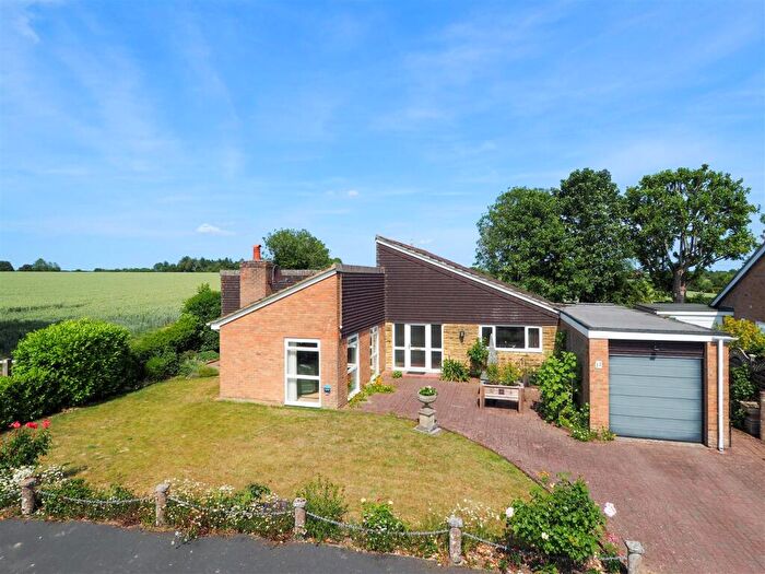 3 Bedroom Bungalow For Sale In Stanbury Close, Thruxton, SP11