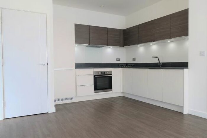 1 Bedroom Flat To Rent In Prestige House, High Street, Egham, TW20