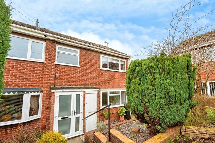 3 Bedroom End Terrace House For Sale In Keble Close, Worcester, WR4