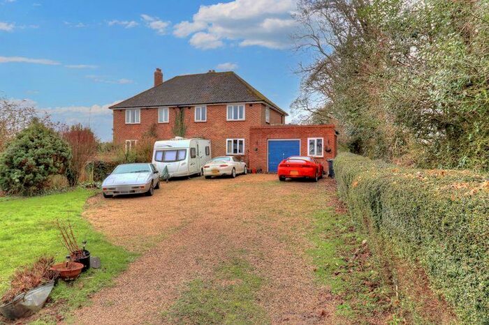 3 Bedroom Semi-Detached House For Sale In Chinnor Road, Bledlow Ridge, HP14