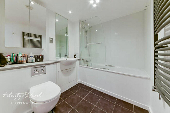 2 Bedroom Flat To Rent In City Road, London, EC1V