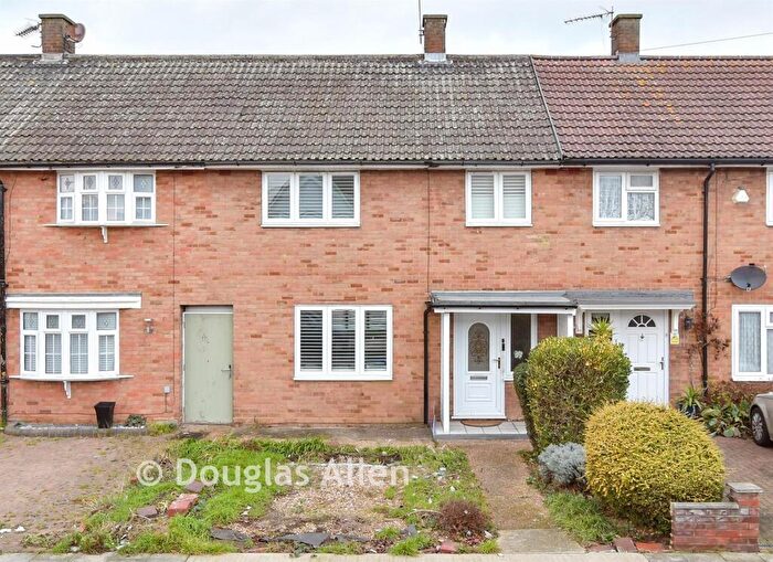 3 Bedroom Terraced House For Sale In Deere Avenue, Rainham, Essex, RM13