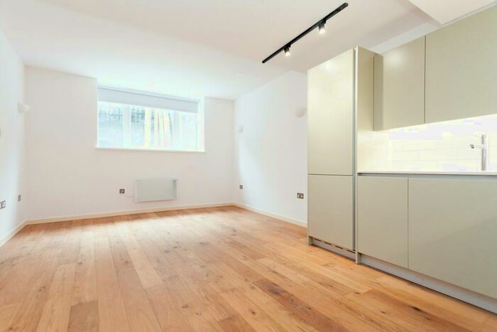1 Bedroom Apartment To Rent In Holloway Road, London, N19