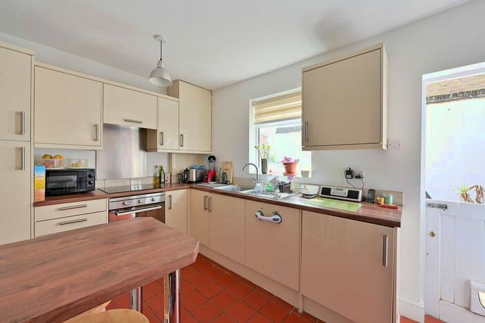 2 Bedroom Cottage To Rent In Crooked Billet, Wimbledon Village, London, SW19