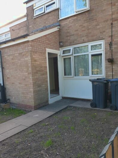 4 Bedroom Terraced House To Rent In Bassett Croft, Small Heath, B10