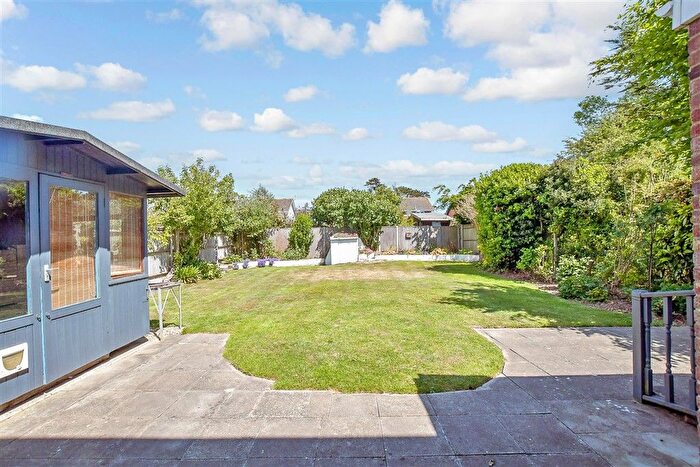 4 Bedroom Detached House For Sale In Poplar Grove, Hayling Island, Hampshire, PO11