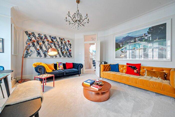 3 Bedroom Maisonette To Rent In The Mall, London, N14