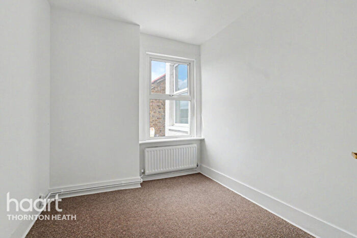 3 Bedroom Maisonette For Sale In Mersham Road, Thornton Heath, CR7