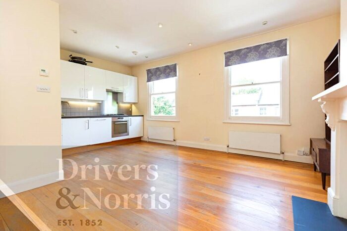 3 Bedroom Maisonette To Rent In Freegrove Road, Hillmarton Conservation Area, Islington, London, N7