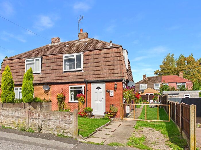 3 Bedroom Semi-detached House For Sale In Newman Road, Calverton, Nottingham, NG14