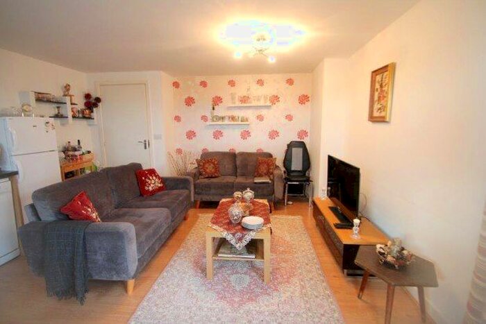 1 Bedroom Flat To Rent In Cameron Drive, Dartford DA1