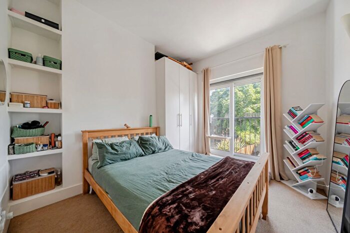 1 Bedroom Flat For Sale In Lillie Road, Fulham, London, SW6