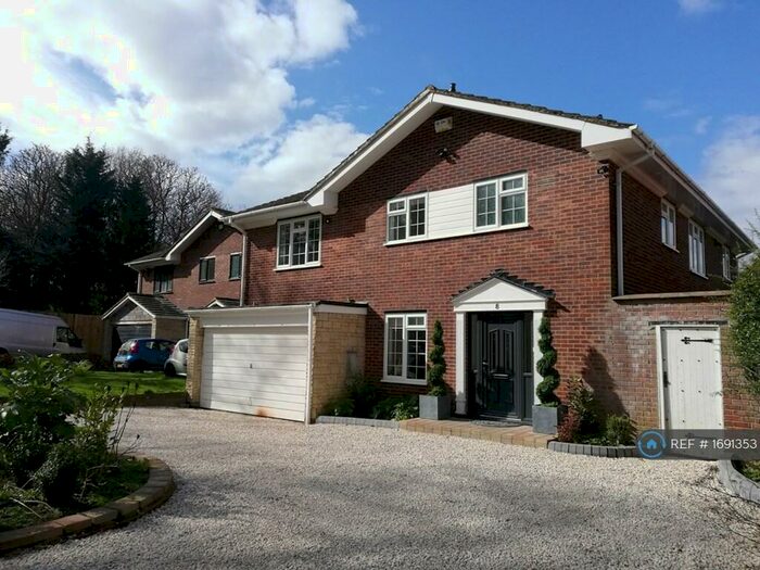 5 Bedroom Detached House To Rent In Inchwood, West Wickham, BR4