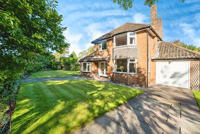 3 Bedroom Detached House For Sale In Woodlands Drive, Thelwall, Warrington, Cheshire, WA4