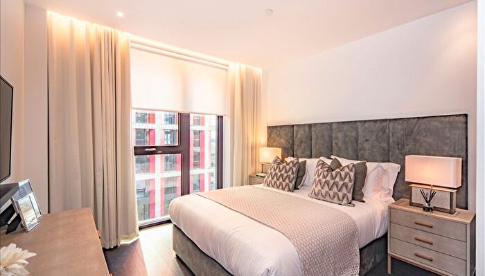 2 Bedroom Flat To Rent In Charles Clowes Walk, London, SW11