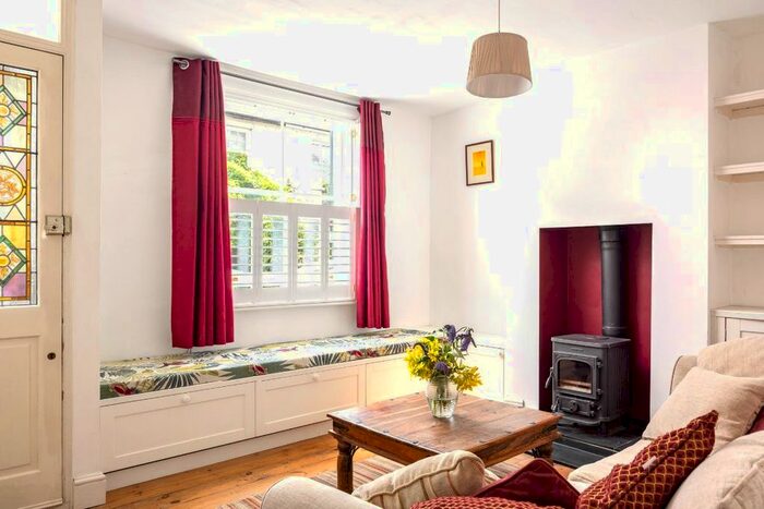 2 Bedroom Terraced House To Rent In Watts Lane, Teddington, TW11