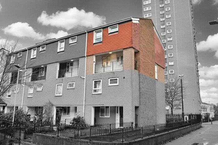 3 Bedroom Flat For Sale In Vostock Close, Leicester, LE2