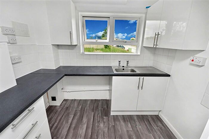 2 Bedroom Flat To Rent In Blenheim Walk, Corby, NN18