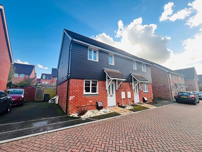 3 Bedroom Semi-Detached House To Rent In Bailey Close, Andover, SP11