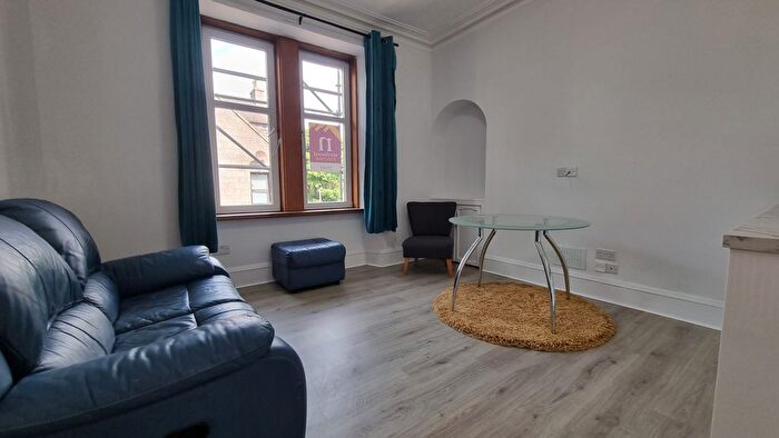 2 Bedroom Flat To Rent In Rosemount Place, Rosemount, Aberdeen, AB25