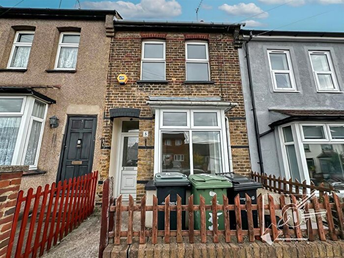 2 Bedroom Terraced House To Rent In All Saints Road, Gravesend, DA11