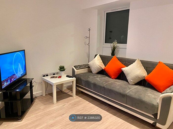 1 Bedroom Flat To Rent In Bellfield Road, High Wycombe, HP13