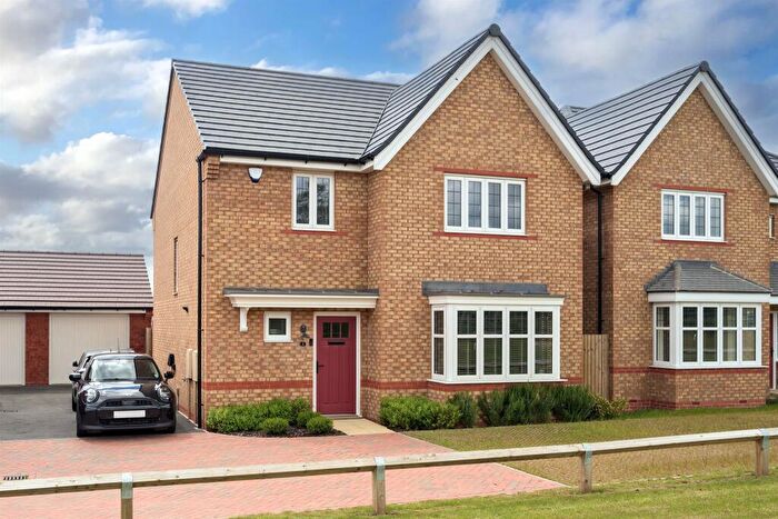 4 Bedroom Detached House For Sale In Dunlin Drive, Desborough, Kettering, NN14