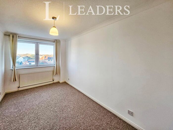 2 Bedroom Apartment To Rent In Fairlawns, Kingsway, Hove, BN3