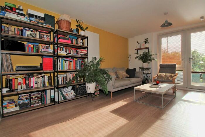 2 Bedroom Flat To Rent In Flowers Close, London NW2