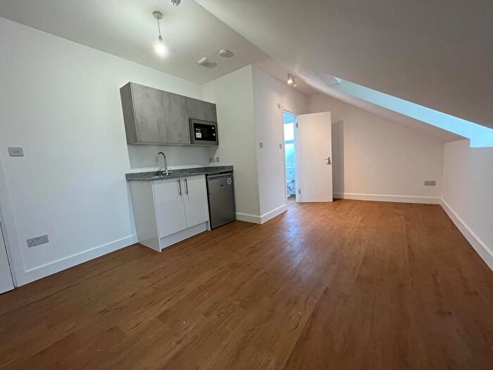 1 Bedroom Studio To Rent In Kingston Road, Teddington, TW11