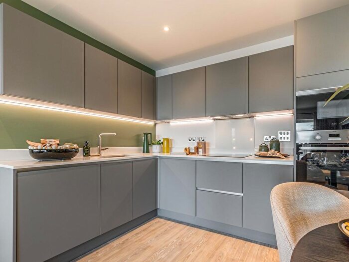 2 Bedroom Flat For Sale In Newmarket Road, Teversham, Cambridge, CB5