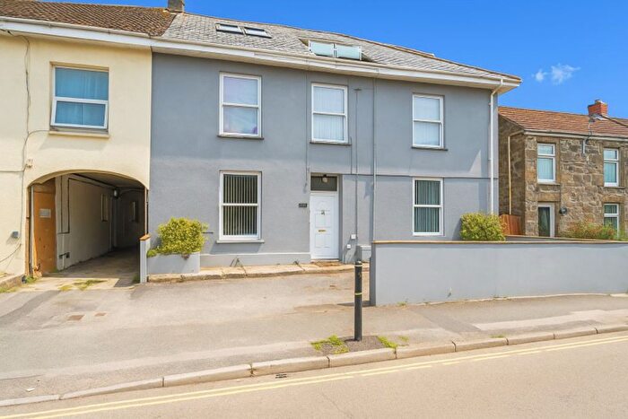6 Bedroom Semi-detached House For Sale In Troon, Camborne, Cornwall, TR14