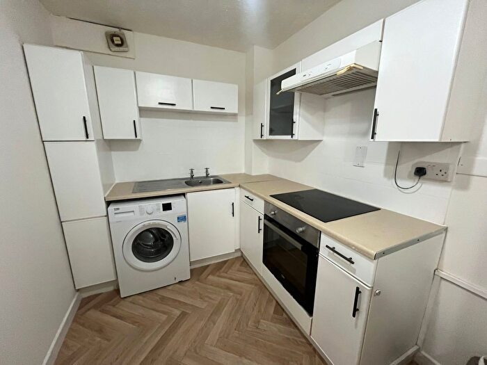 2 Bedroom Flat To Rent In Pearl Street, Cardiff, CF24