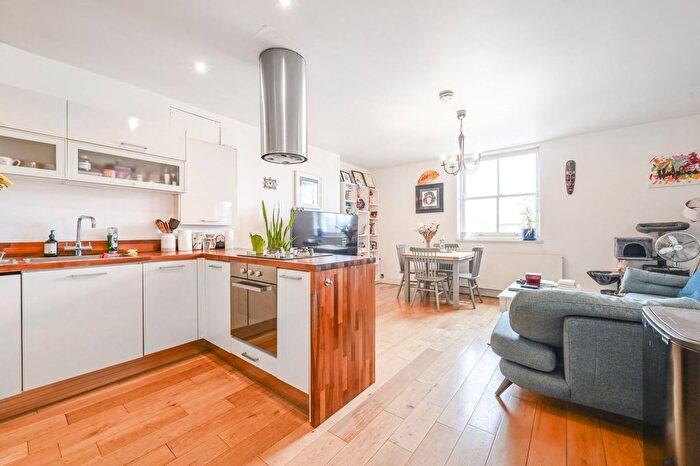 3 Bedroom Flat For Sale In Bow Road, Bow, London, E3